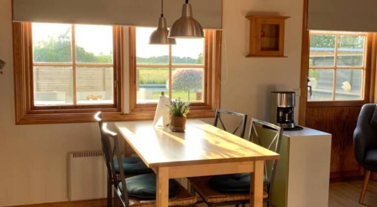 Lodge with yard, BBQ & terrace — photo 3