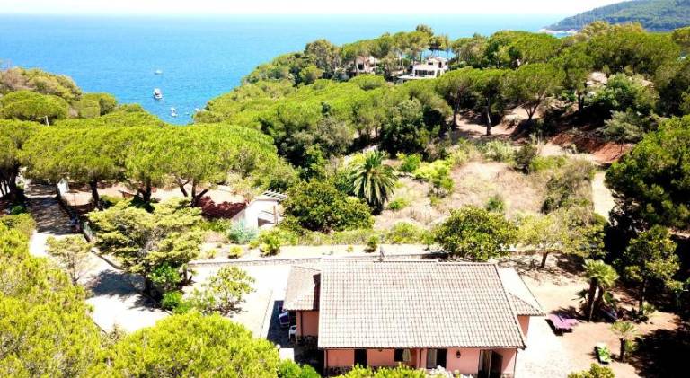 Pleasant apartment with yard & barbeque | Beach nearby | Pets allowed in Porto Azzurro