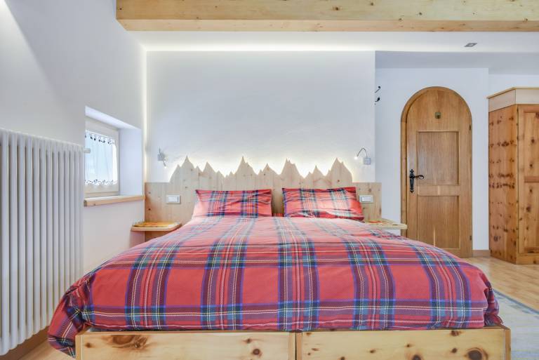 Apartment "Ciasa Christina - Attic" with Wi-Fi, Balcony & Mountain View — photo 2