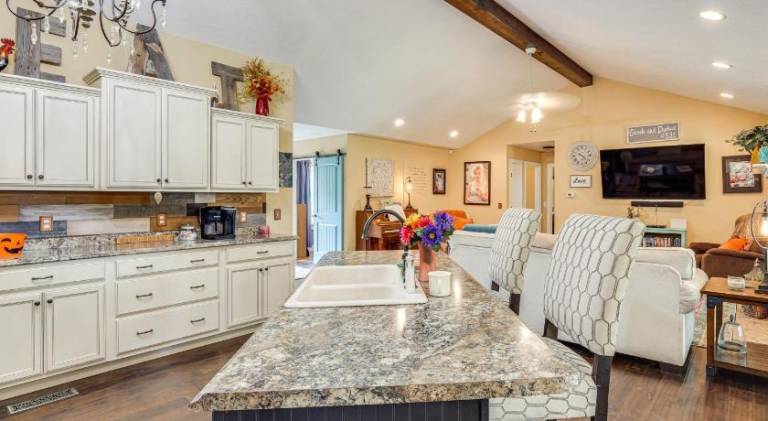 House with jacuzzi | Pet-friendly — photo 2
