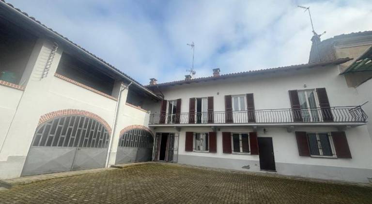 300 m&sup2; Ferienhaus