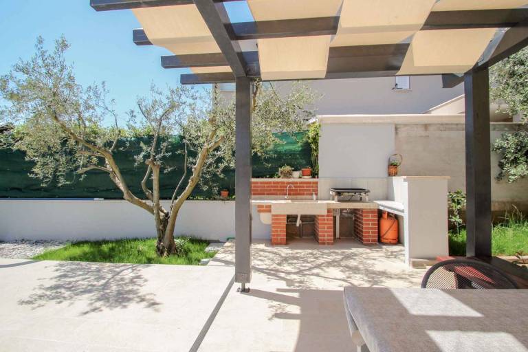 Fully equipped spacious villa with barbeque, patio & private pool | Pets are welcome — photo 3