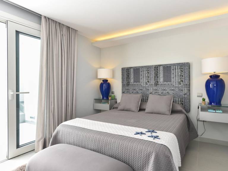 Holiday apartment with garden, jacuzzi & terrace — photo 4