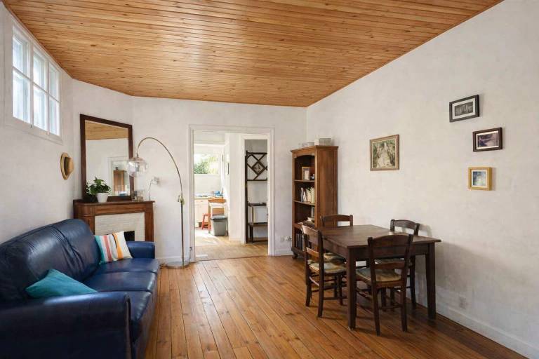 Bright house with terrace and garden — photo 3