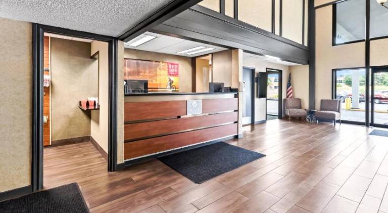 Red Lion Hotel Portland Airport — photo 4