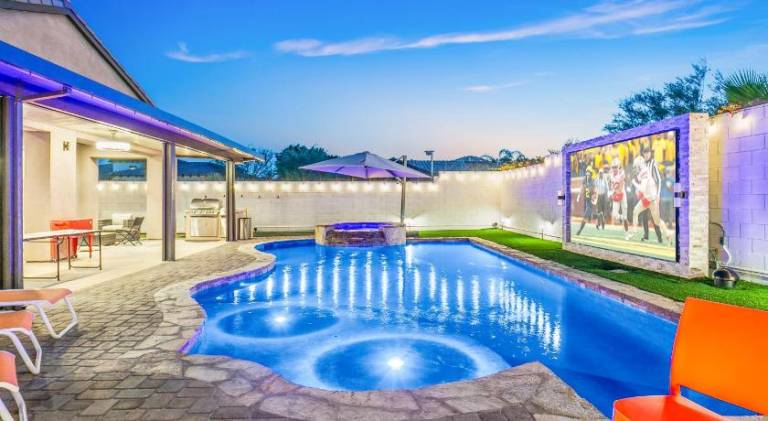 Vacation home with jacuzzi & pool | Dogs allowed in Indio, CA