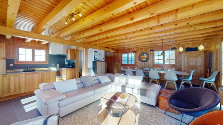 Chalet with patio & garden — photo 4