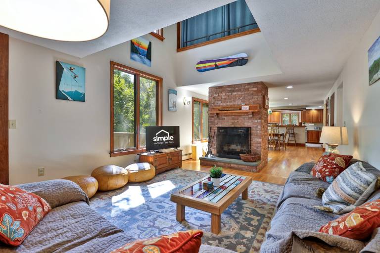 Family-friendly nice house with BBQ & garden | Mountain view | Good for workation | Pet-friendly in Rutland, VT