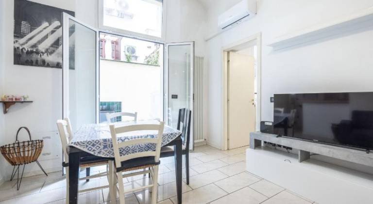 Apartment | Close to Two Towers — photo 3