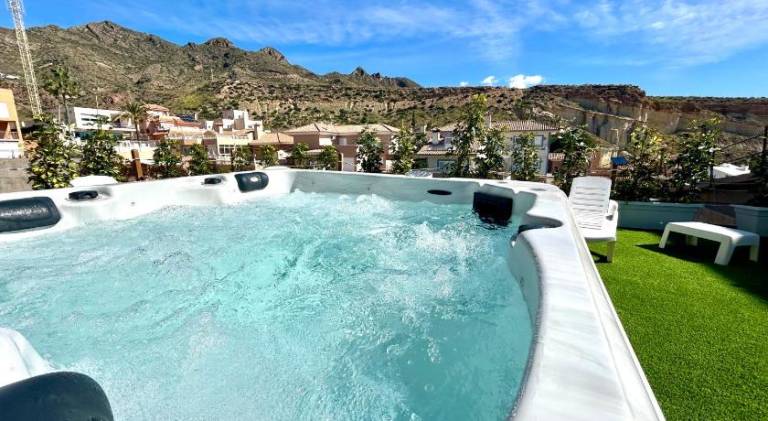Wonderful rental apartment with hot tub, pool & patio | Close to the beach | Pets are welcome — photo 3