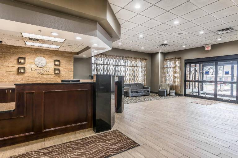 Comfort Inn SW Omaha I-80 — photo 3