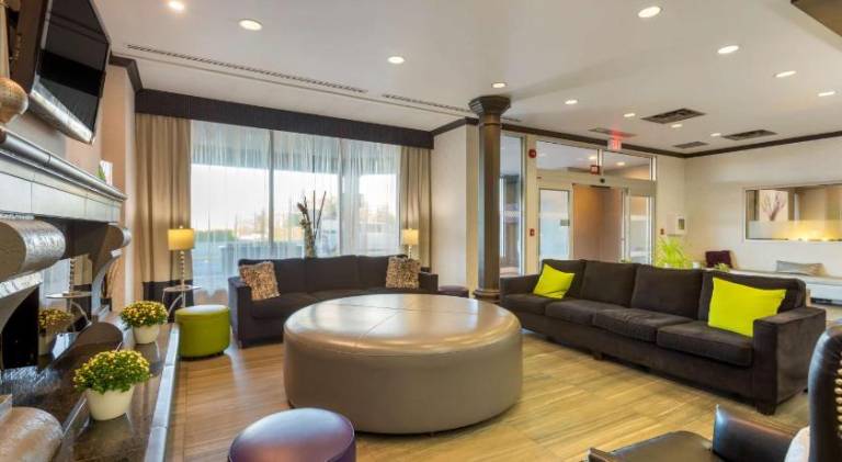 Best Western Plus Village Park Inn — photo 2