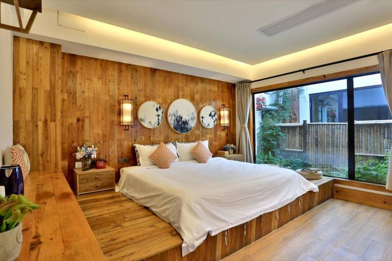 Serviced apartment with garden & patio — photo 2