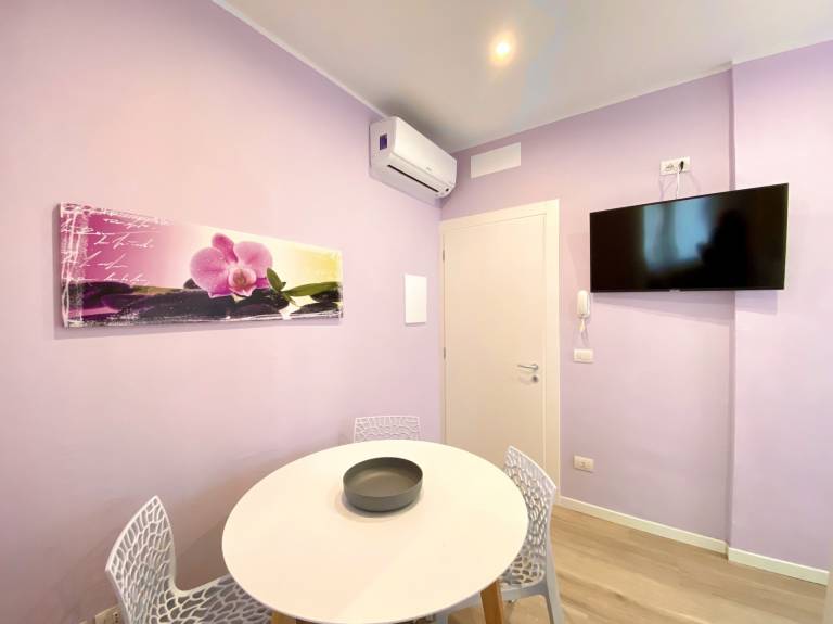 Rental apartment with patio — photo 2