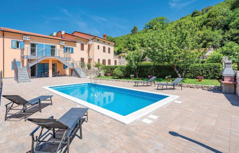 Casa  Plomin Luka