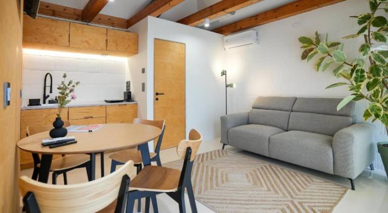 Villa with yard & terrace | Pet-friendly — photo 2