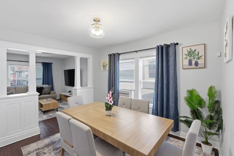 Modern Niagara Loft with Private Sunset Balcony — photo 4