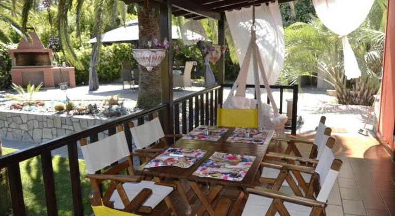 Villa with barbecue, garden & terrace — photo 4