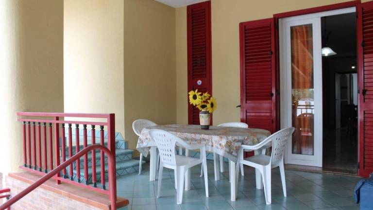 Family-friendly holiday apartment with BBQ & garden | Garden view | Pets allowed — photo 5