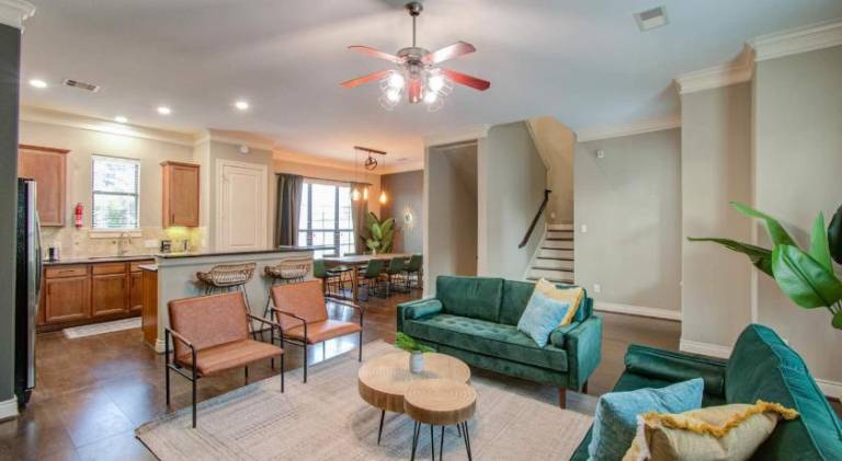 Fully equipped vacation home | Pets allowed in Houston, TX