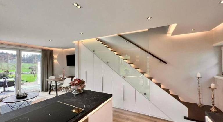 Wonderful serviced apartment with sauna, patio & yard | Pet-friendly — photo 2