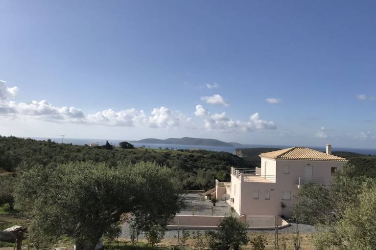 Βίλα  Paralia Finikounta