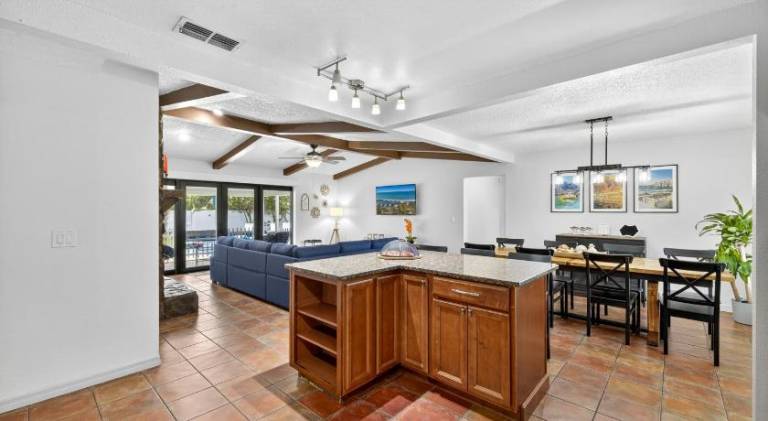 House with pool | Pets allowed — photo 4