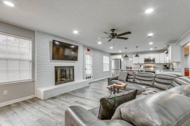 Pensacola Home w Private Yard 7 Mi to Downtown