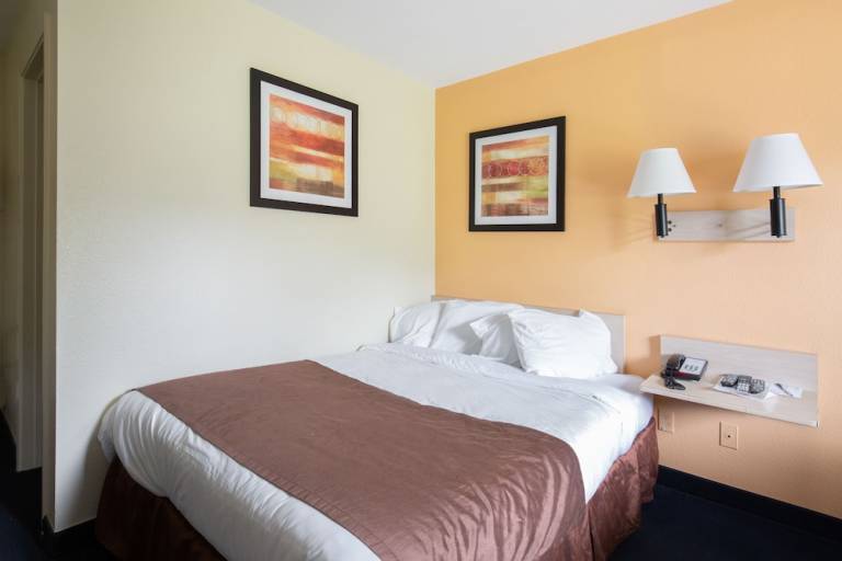Motel  New Philadelphia