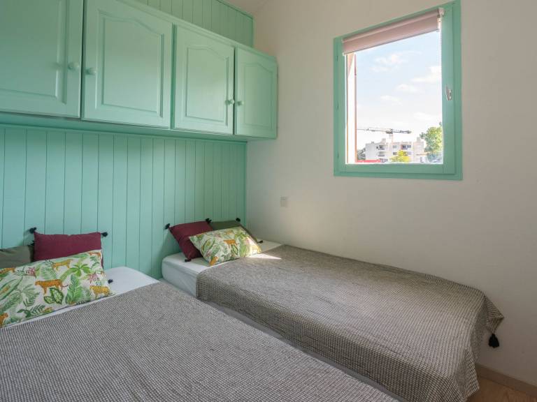 Beautiful vacation home with patio | Pet-friendly — photo 4
