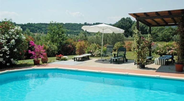 House with BBQ, private pool & patio in Altopascio
