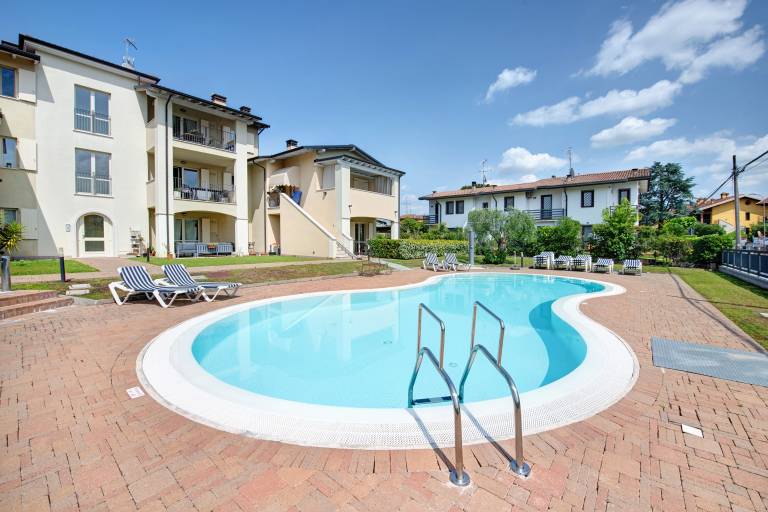 Holiday Apartment 'Katy Lake Salvia' with Shared Pool, Private Terrace & Wi-Fi — photo 5