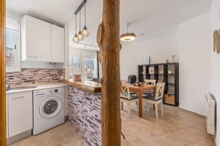 Apartment 'Alojamiento El Pilar' with Mountain View and Wi-Fi — photo 5