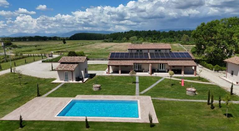 House with garden, pool & BBQ — photo 4