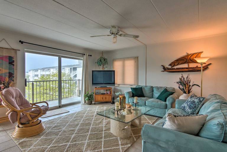 Walk to the Beach Ocean City Condo w Balcony