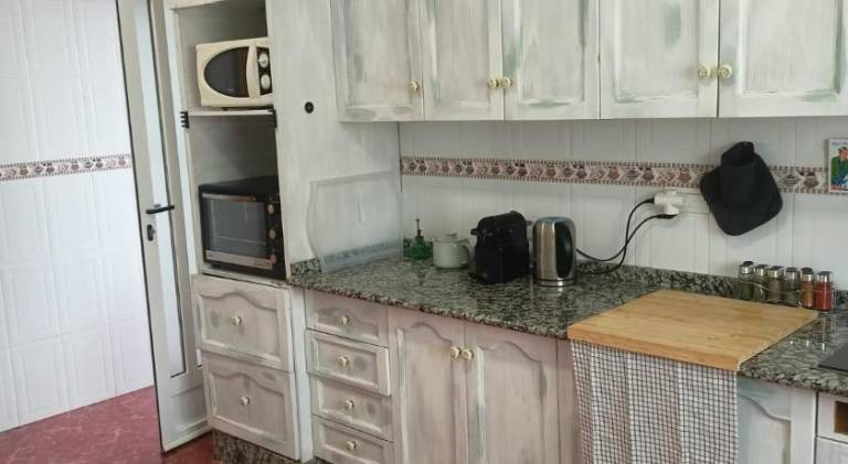 Vacation home with barbecue, patio & garden — photo 4