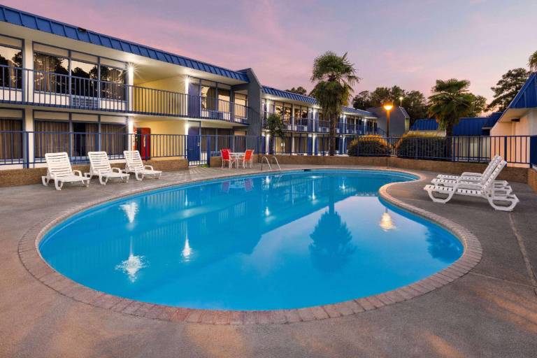 Days Inn by Wyndham McComb MS — photo 2