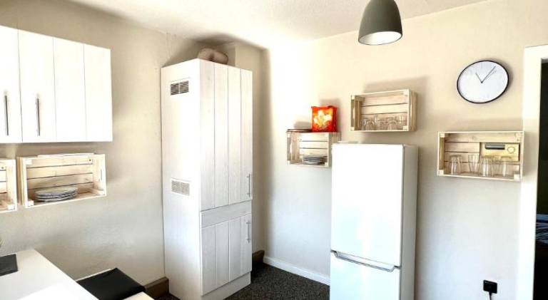 Duisburg FeelHome, Flughafen nah, 2-Schlafzimmer, Badewanne, Zentral, WiFi, Top Floor — photo 5
