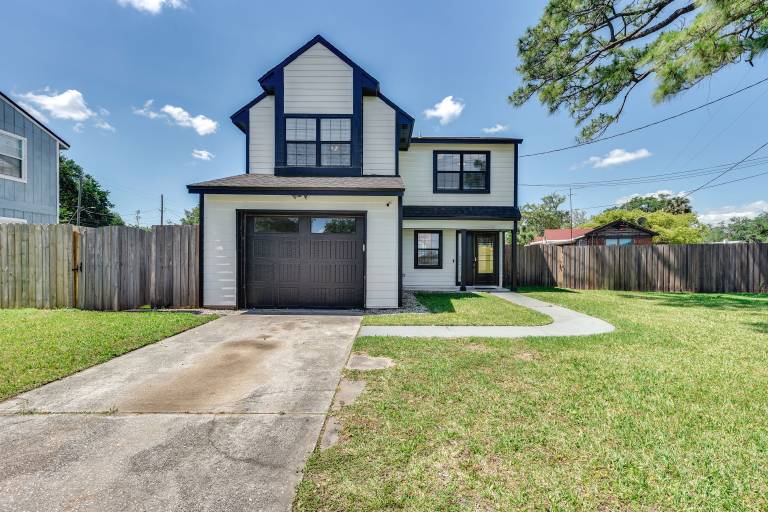 Walk to Trout River Pier: Modern Home w/ Yard in Jacksonville, FL