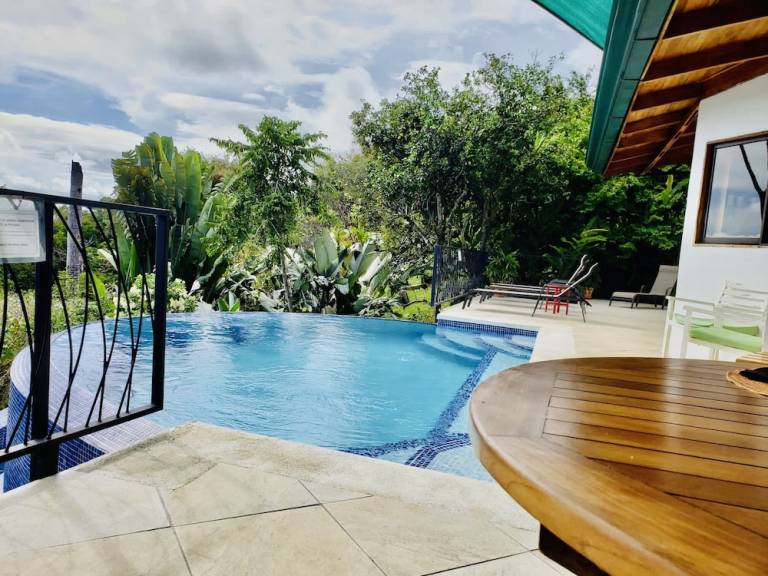 Villa  Manuel Antonio