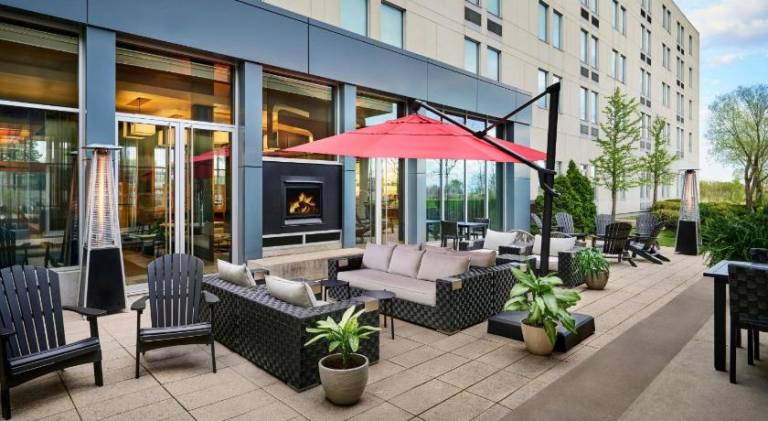 Aloft Montreal Airport — photo 3