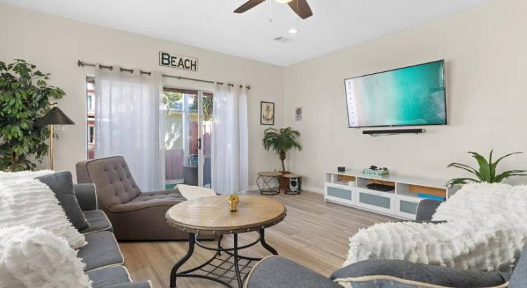 Vacation home with pool | Suitable for remote work | Pets allowed — photo 2