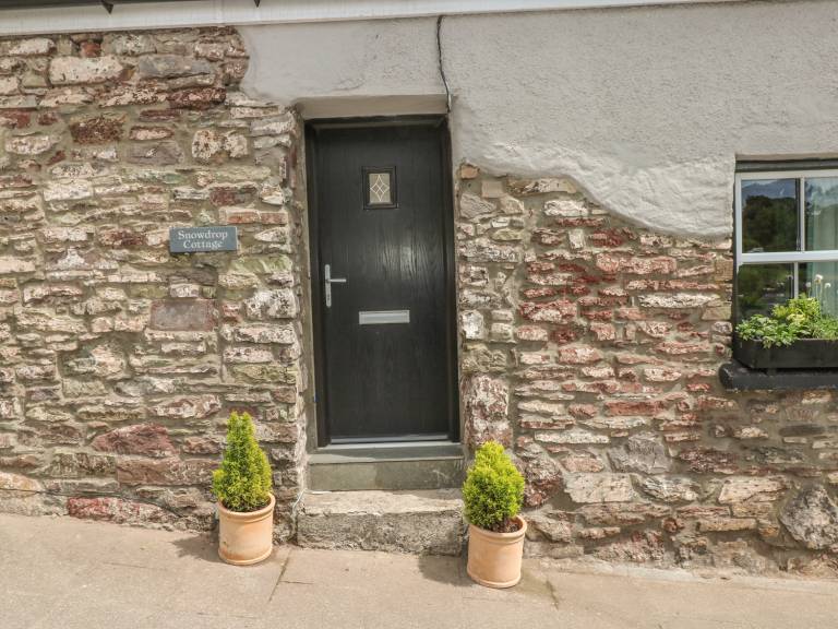Children-friendly lovely cottage with yard, terrace & hot tub | Dogs allowed — photo 3