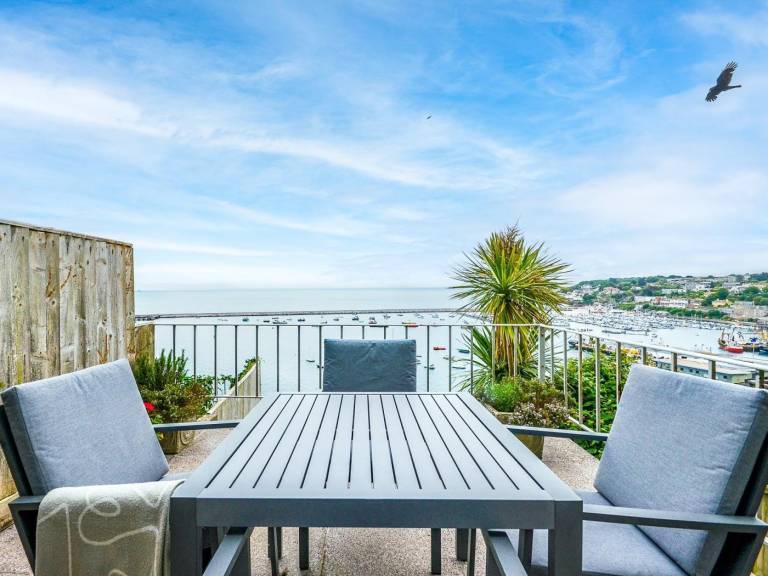 Apartment with garden | Water view in Paignton