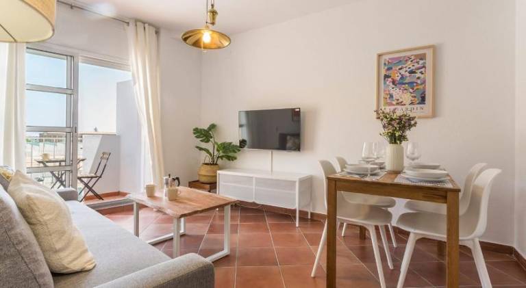 Rental apartment with terrace — photo 2