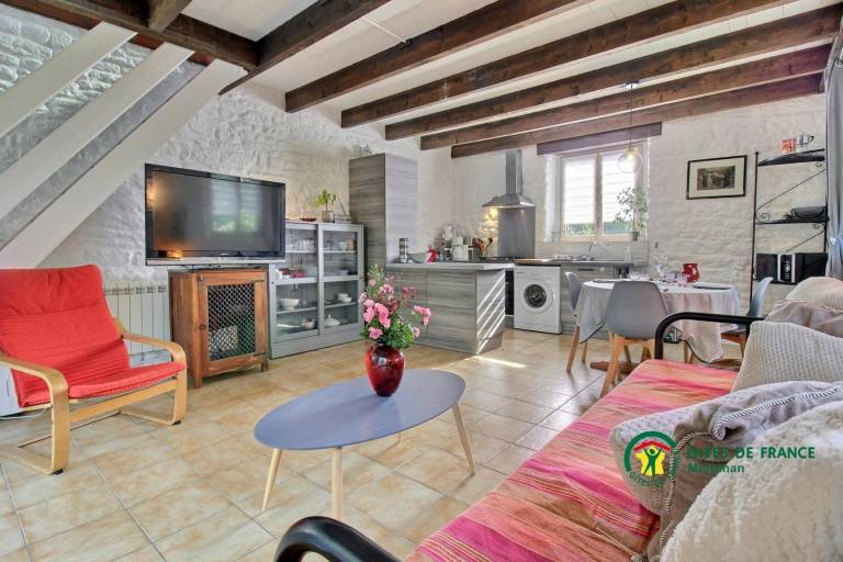 Gite with barbecue, terrace & garden — photo 2
