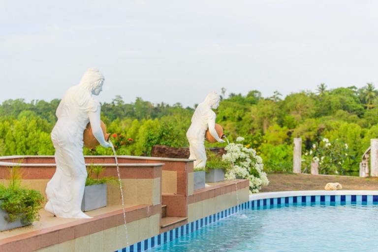 Ample villa with pool | Pet-friendly in Hikkaduwa