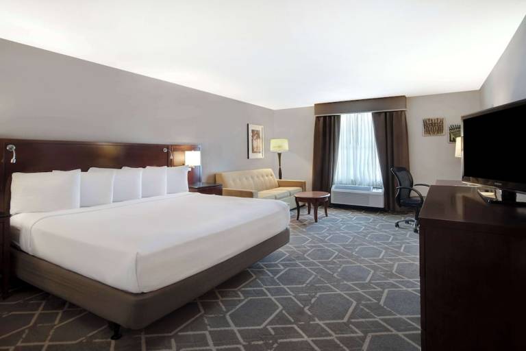 Resort  Many