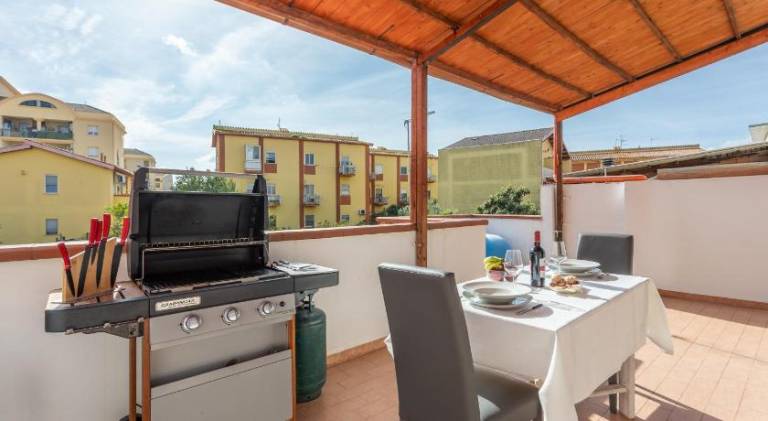 Apartment with 2 rooms for 6 persons in Oristano