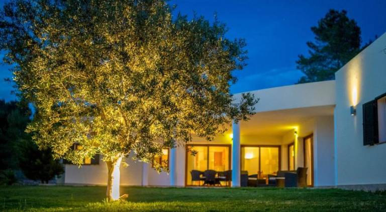 Fully equipped villa with terrace, yard & private pool | Pets are welcome — photo 4